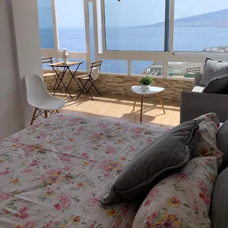 Pool&views Apartment