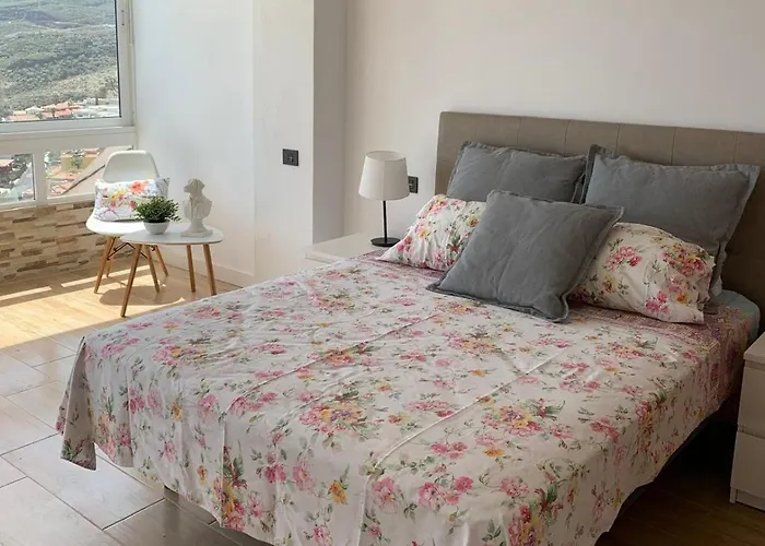 Pool&views Lejlighed